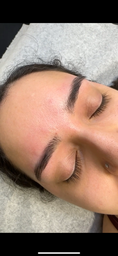 Brow Shaping And Waxing