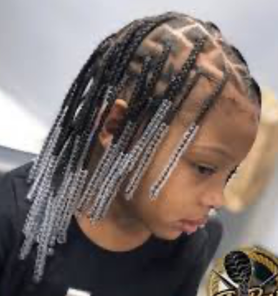 Kids knotless braids w/beads (5-10)