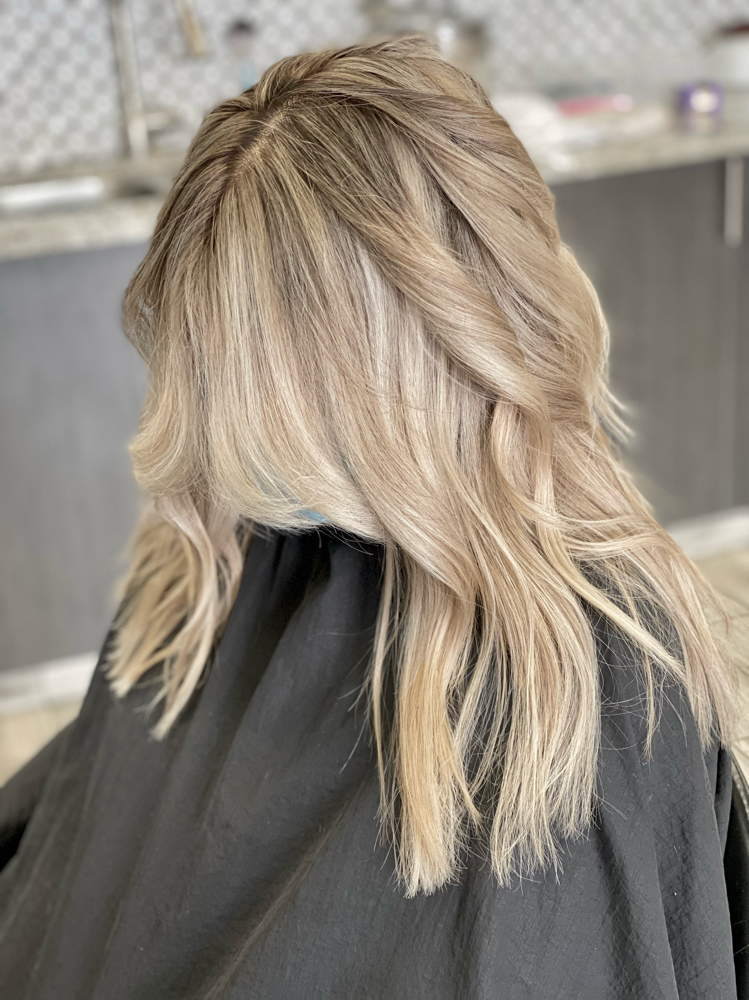 Custom Lighting -Tip OutBlonde Ends