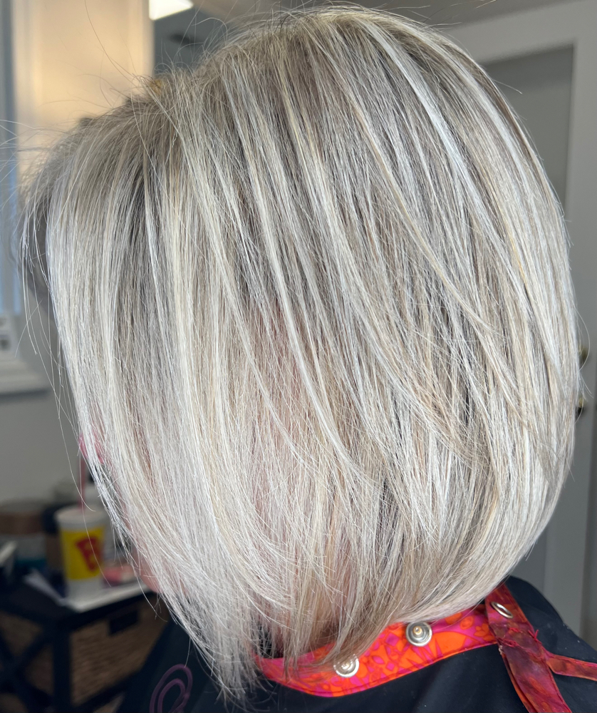 Women’s Shampoo/ Cut / BlowDry