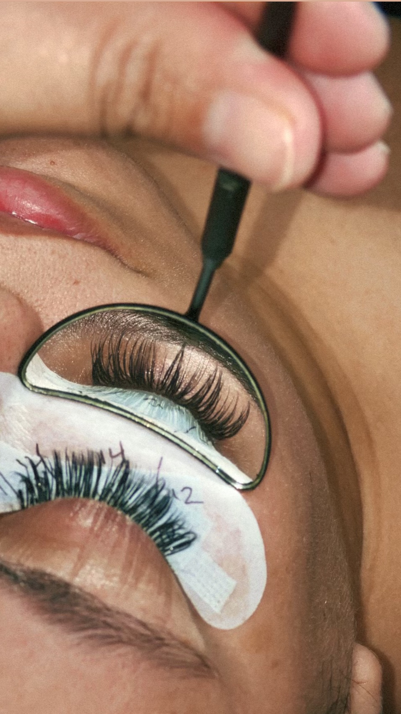 Eyelash extension fills