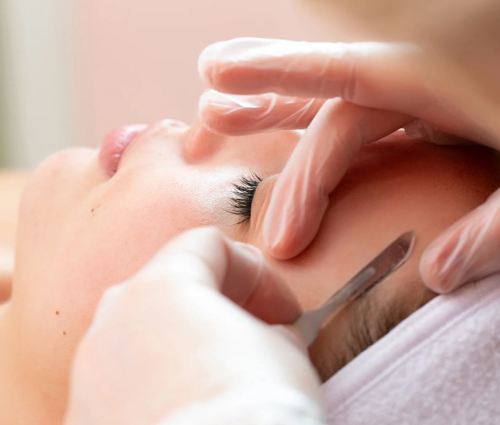 Deluxe Dermaplaning Facial