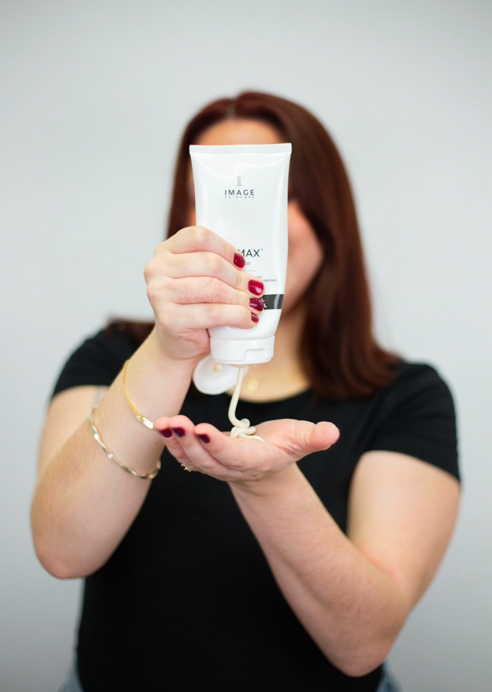 Microdermabrasion + Hydrojelly Mask