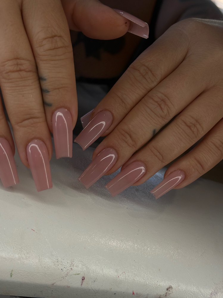 Polish Color Change Hands at GDN in Woodland Hills, CA