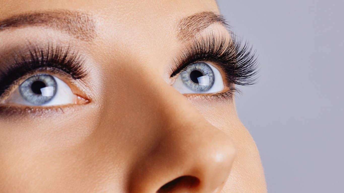 Foreign Lash Fill Consultation