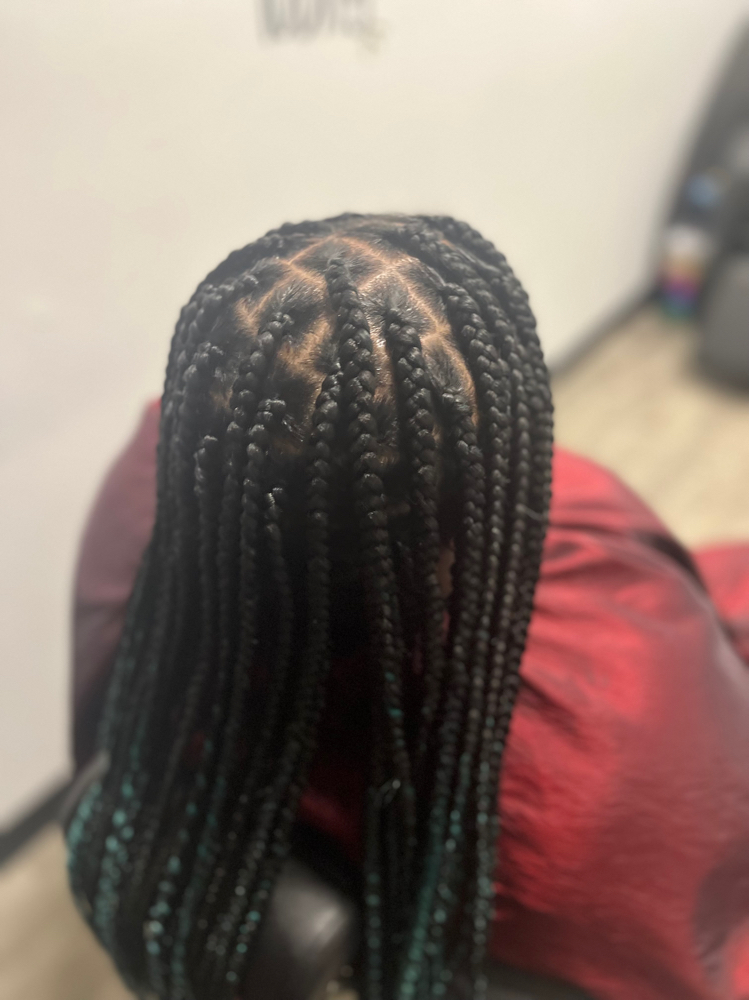Medium Knotless Braids