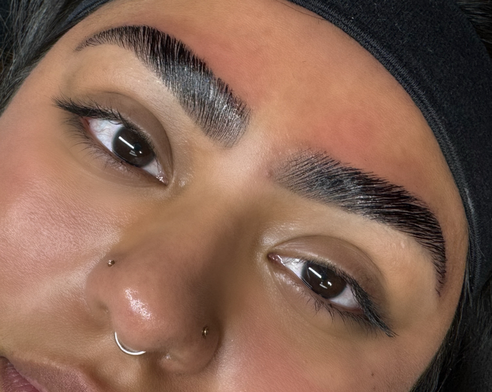 Brow Lamination & Tint