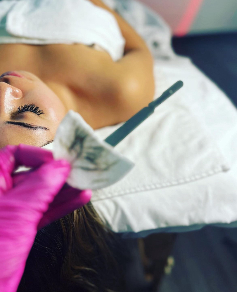 Dermaplane Facial
