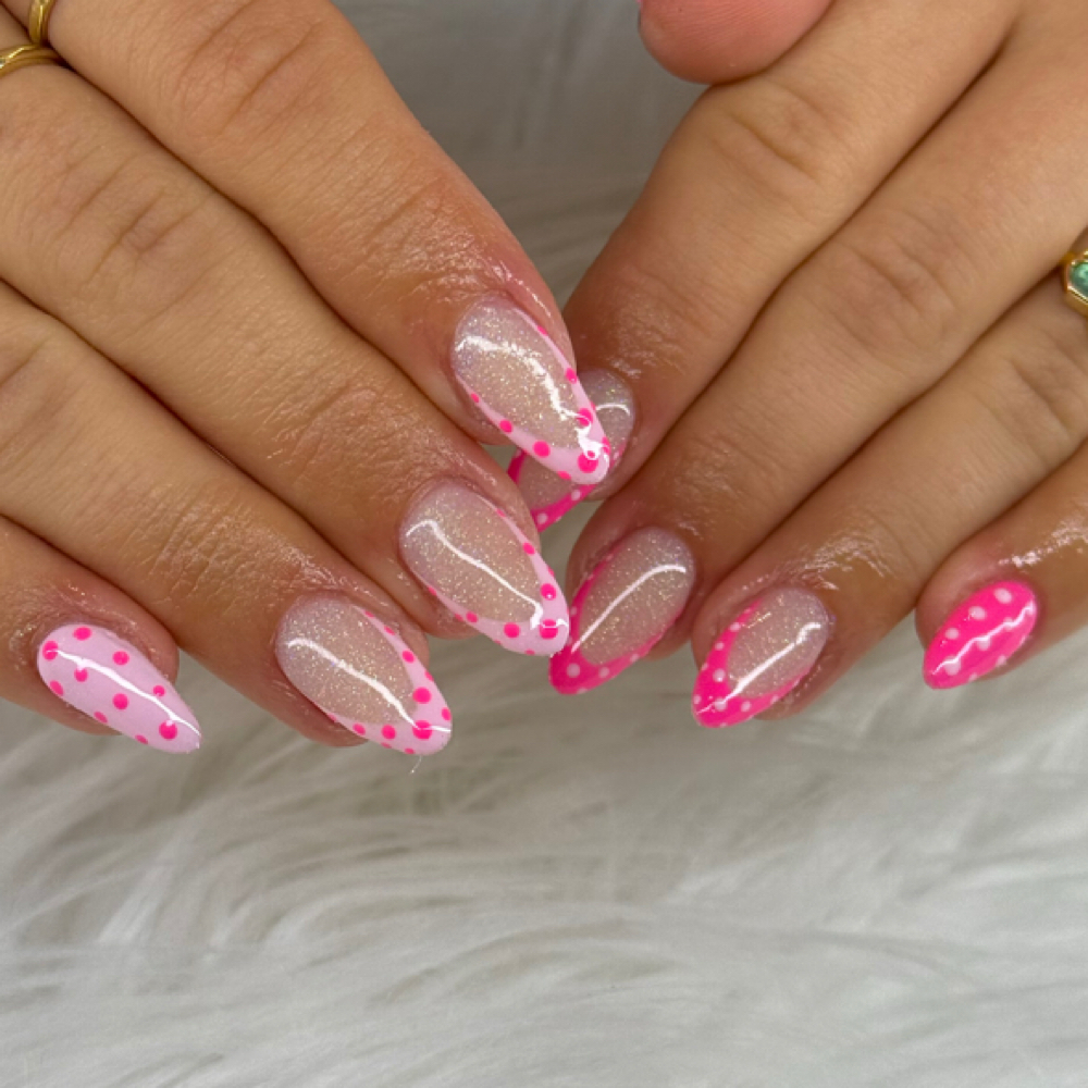 Short Acrylic at Ikonic Aesthetic Lounge in Asheboro, NC