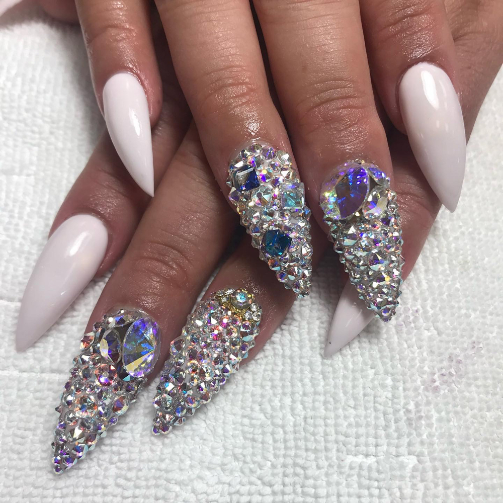 Rhinestones - Maximum Bling