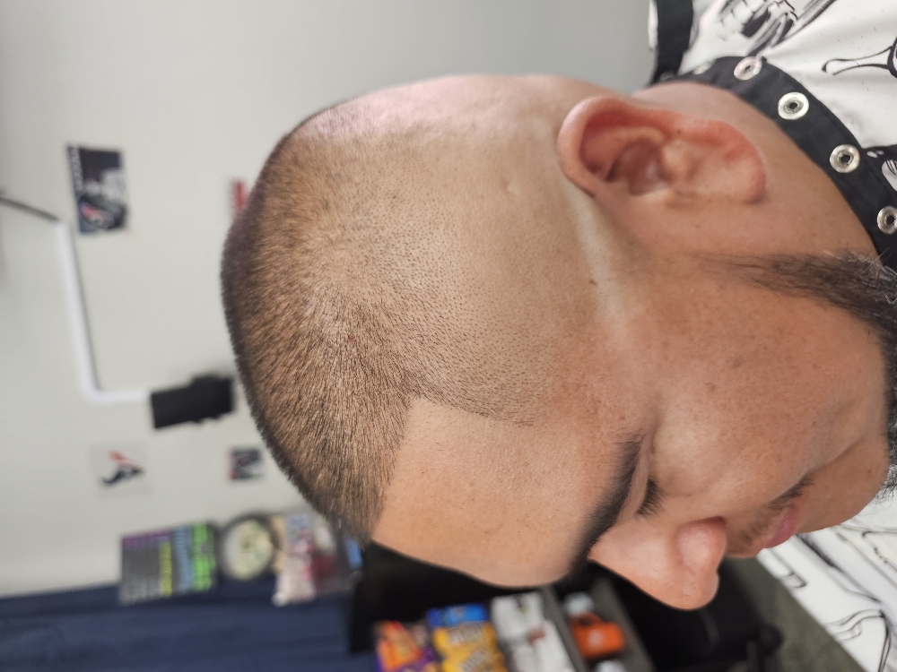 Razor Fade /Shaved W/razor