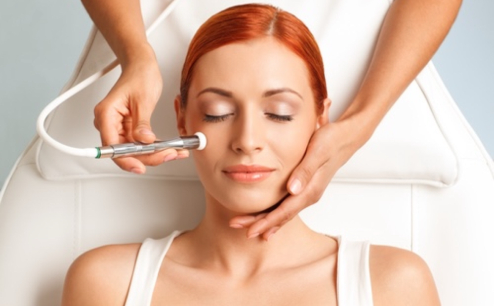Collagen Peptide Oxygen Facial with