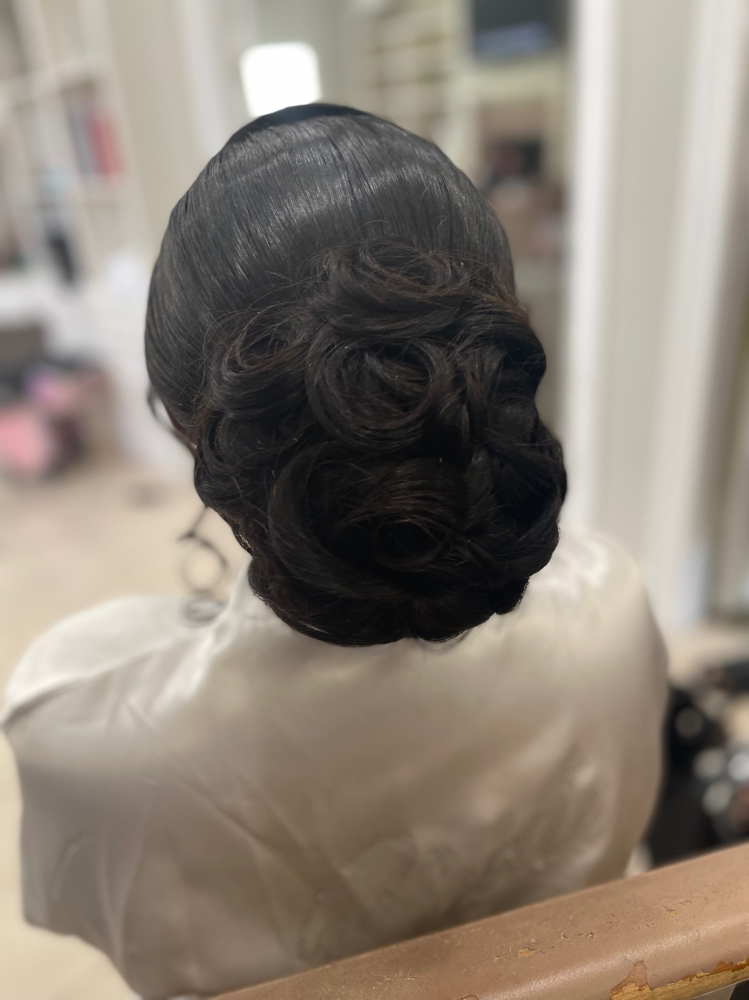 Bridal Consultation at 𝑬𝒍𝒊𝒕𝒆 𝑯𝒂𝒊𝒓𝒔𝒕𝒚𝒍𝒊𝒔𝒕 in Conroe, TX