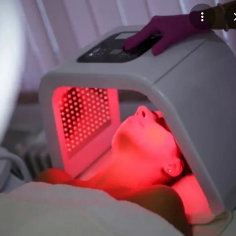 Light Red Therapy at Bodyrenew Day Spa in Naples, FL
