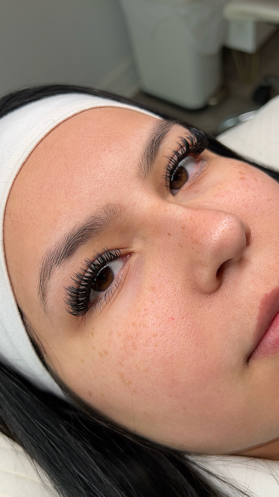 Wet Lash Extensions