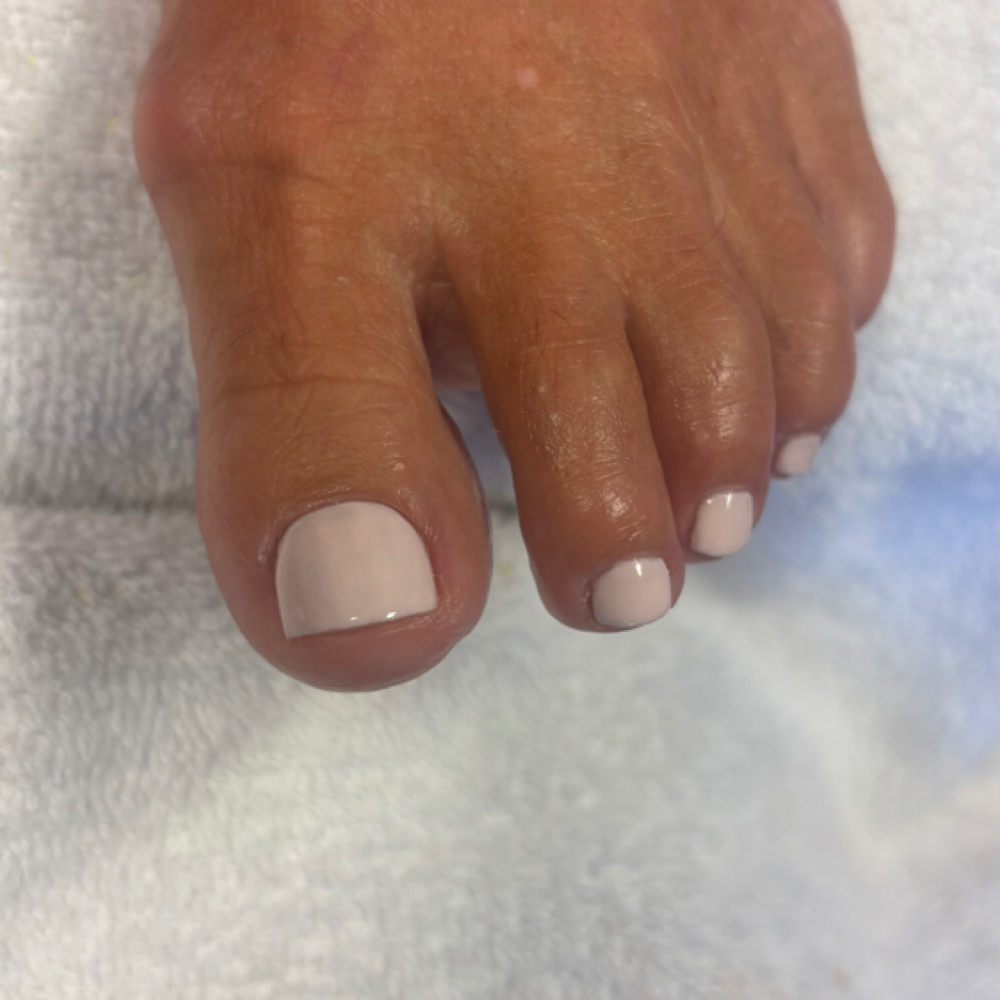 Pedicure at Novi_Nailed in Everett, WA