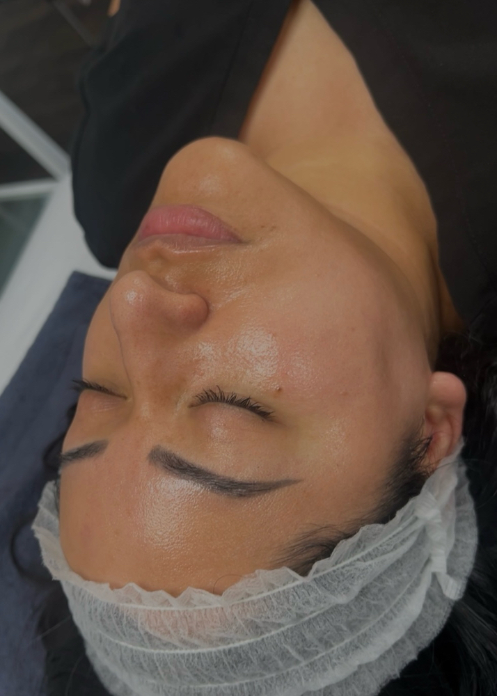 Glow dermaplaning facial+ Jellymask