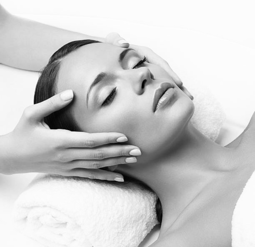 Facial Dermaplane (Gina)