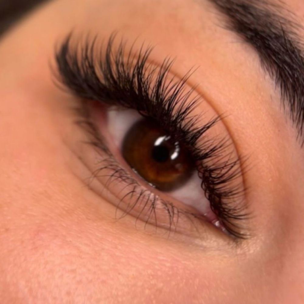 Hybrid Full Set at THE LASH RETREAT in Pflugerville, TX