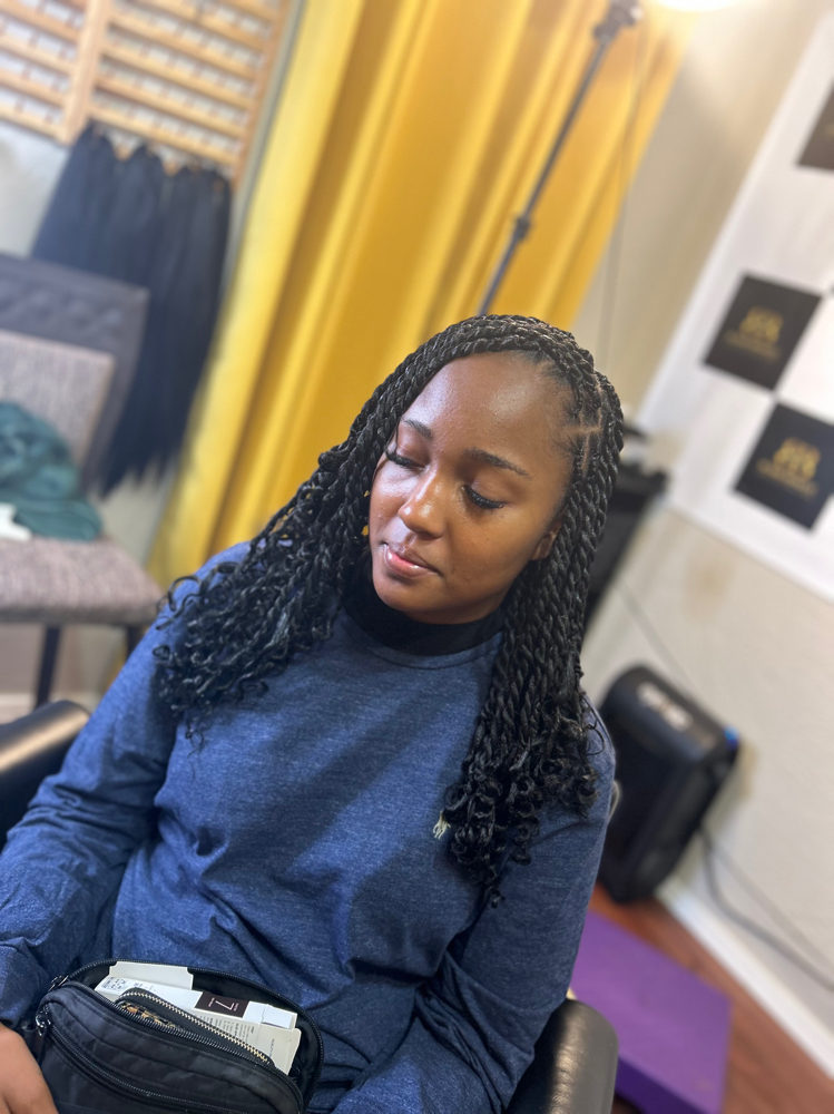 Medium Shoulder Length Island Twist