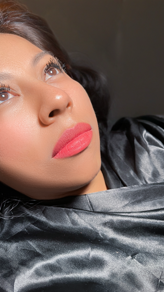 Neutralización de labios Oscuros at VELVET INK BY GISELA GALLARDO LLC in South Plainfield, NJ