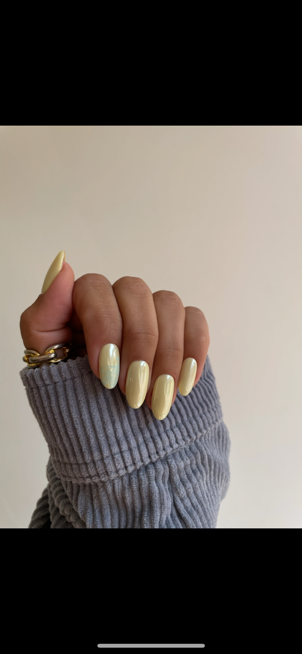Structured Russian Gel Mani (4 wks)