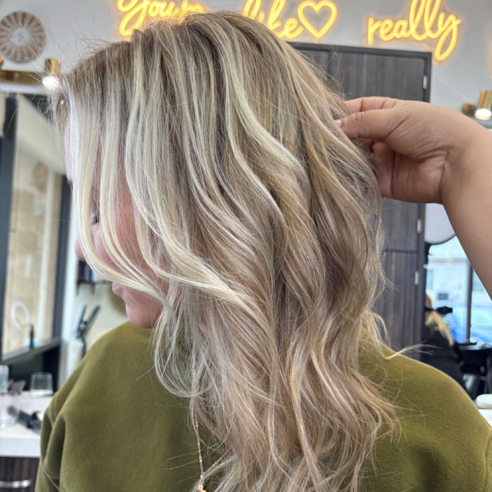 BLONDING - FULL at TREND LAB Salon & Education in San Antonio, TX