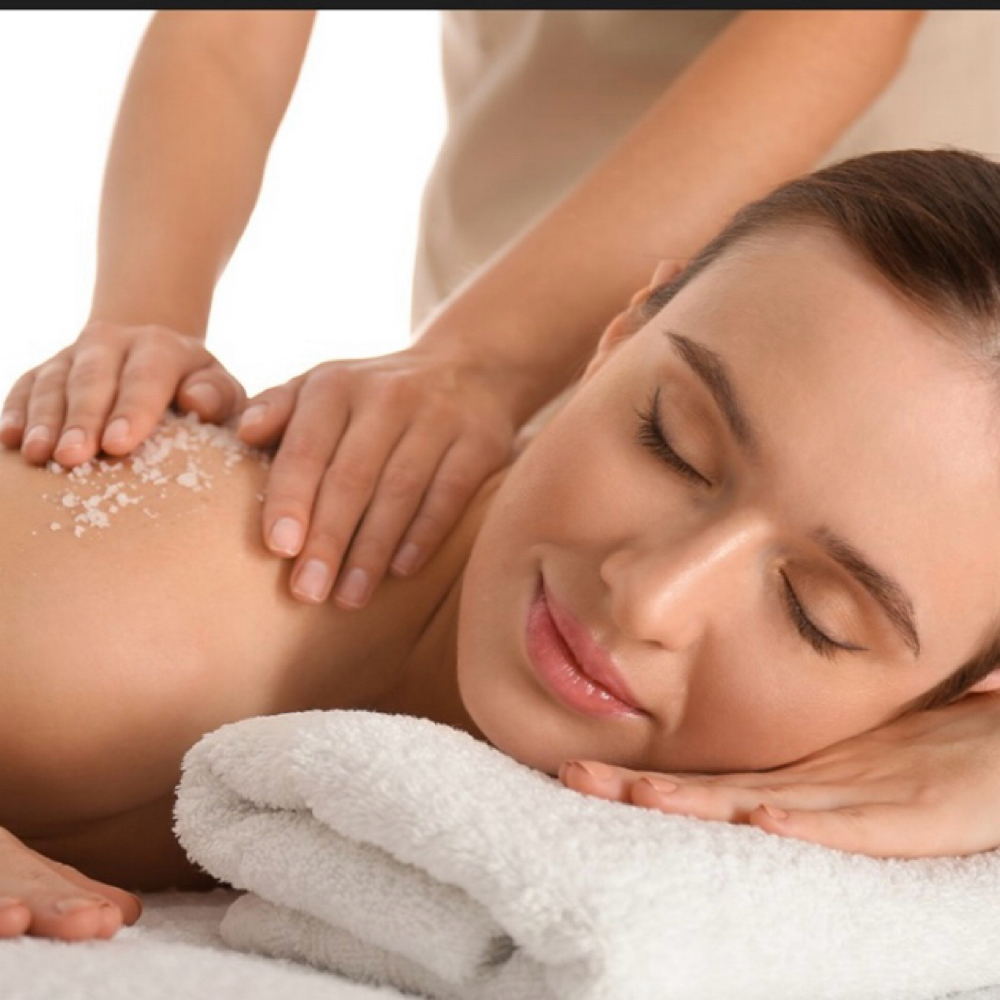 Back Massage 10 Minute at Masi Salon in Astoria, NY