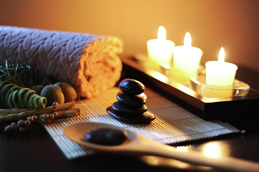 Hot Stone Massage (30 Minutes)