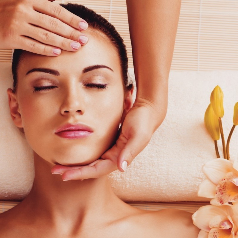 Express Bellanina Facelift at Serenity & Rose Salon and Spa LLC in Dayton, OH