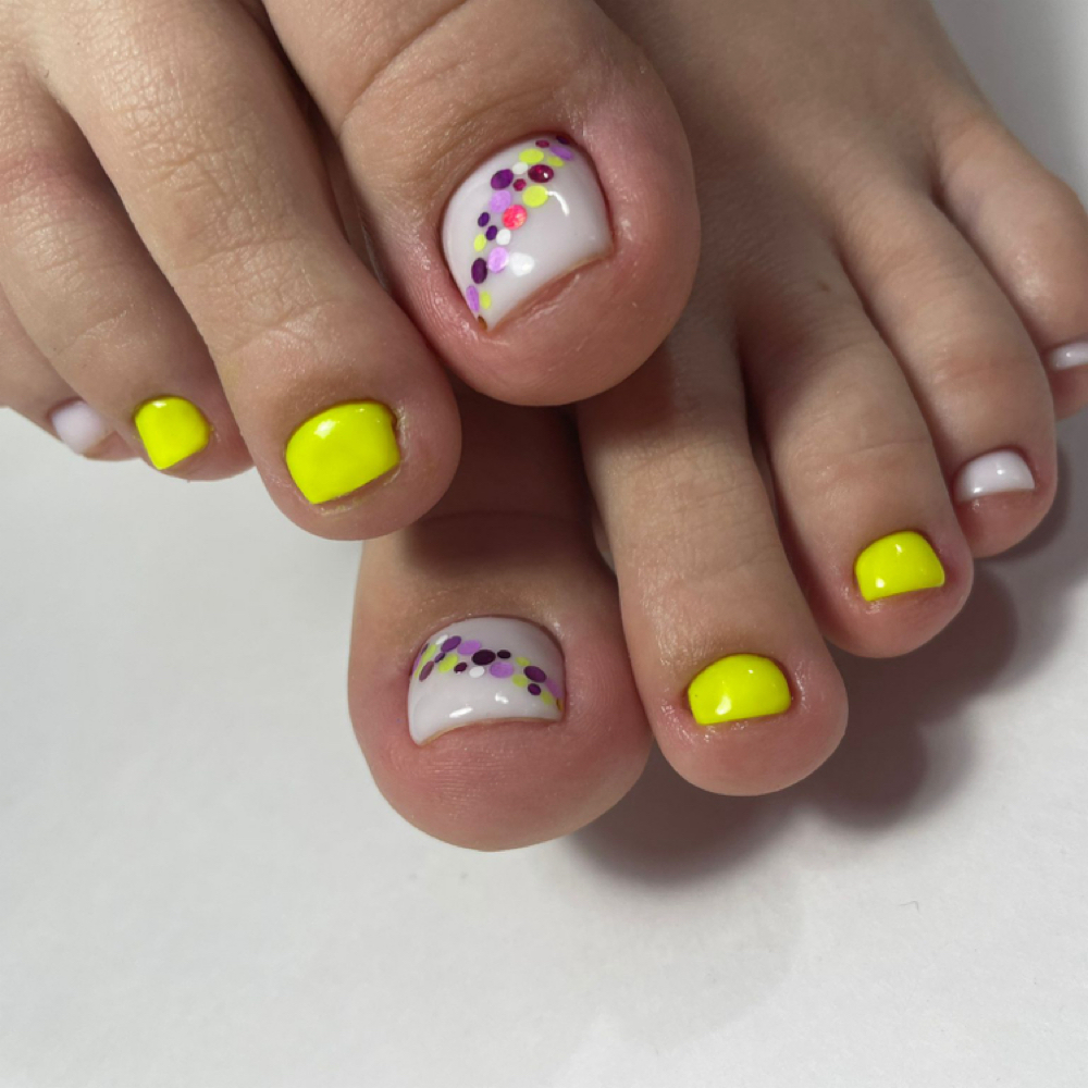 Smart Pedicure at Anastasia Nail Atelier in Schaumburg, IL