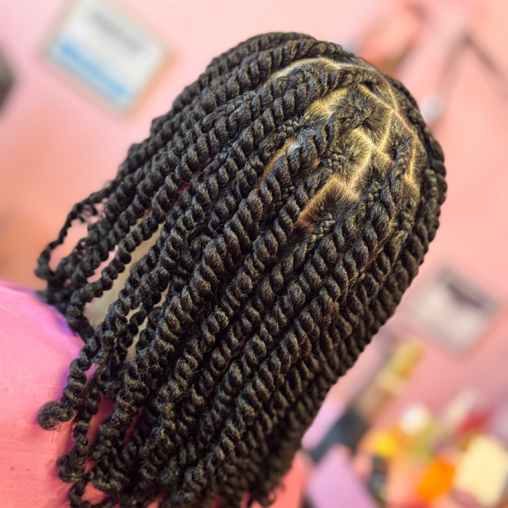 Natural Hair Styles at Mejko braid studio in Inglewood, CA
