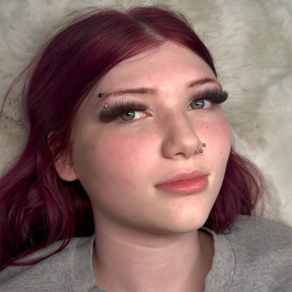 Volume Full Set at Lai’s Lash Co. in Boardman, OH