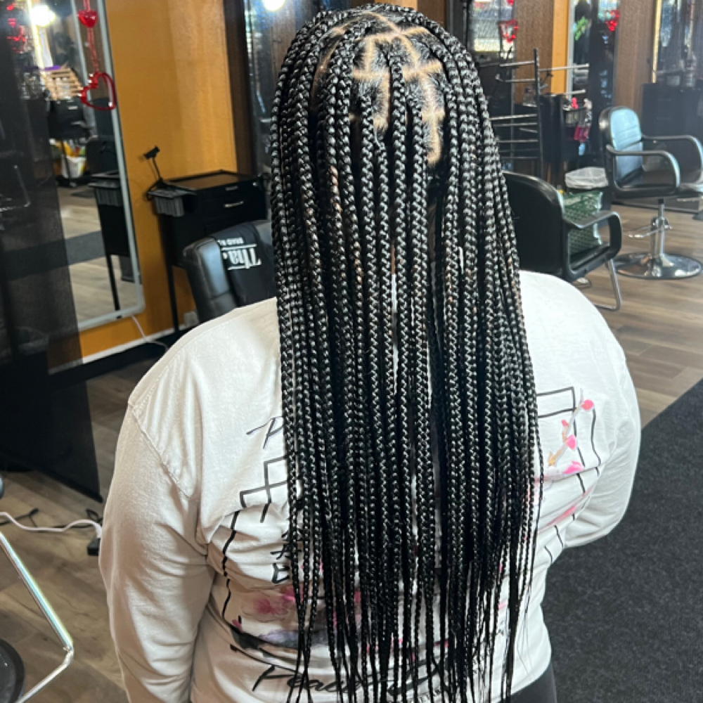 Medium knotless at 3D BRAIDS in Arlington, TX