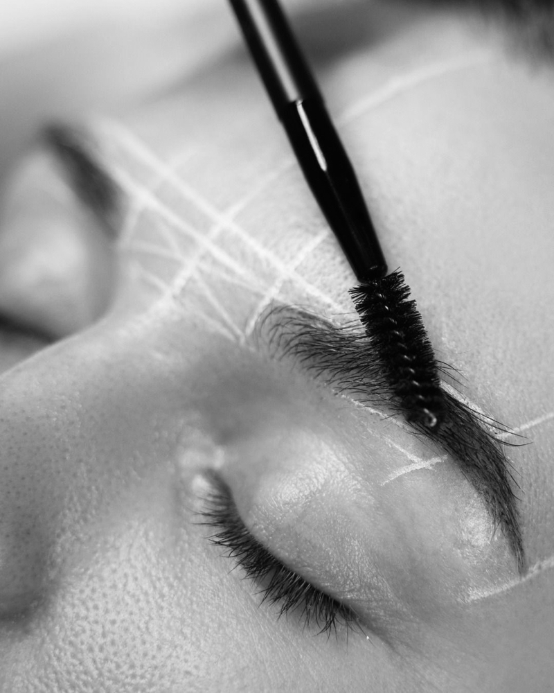 BROW WAX & RESHAPE