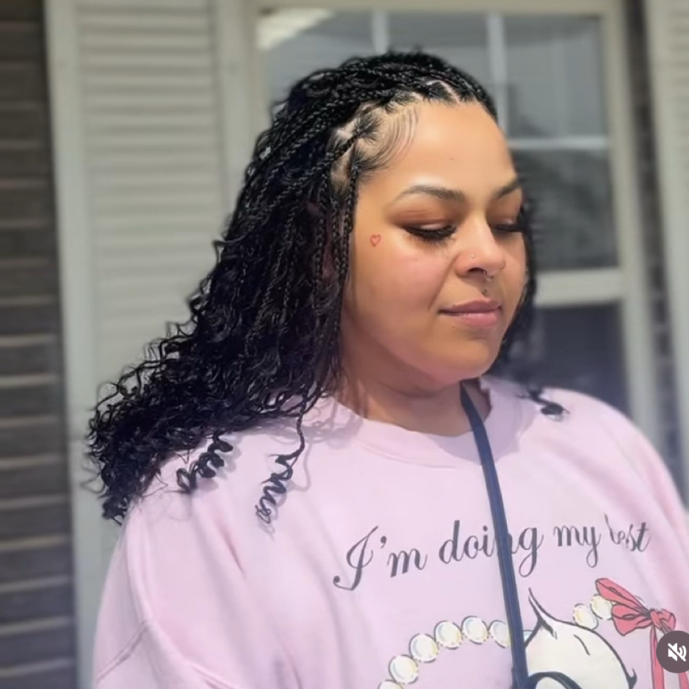 Small Shoulder/ Bob Knot at TheHairAllure in Indianapolis, IN