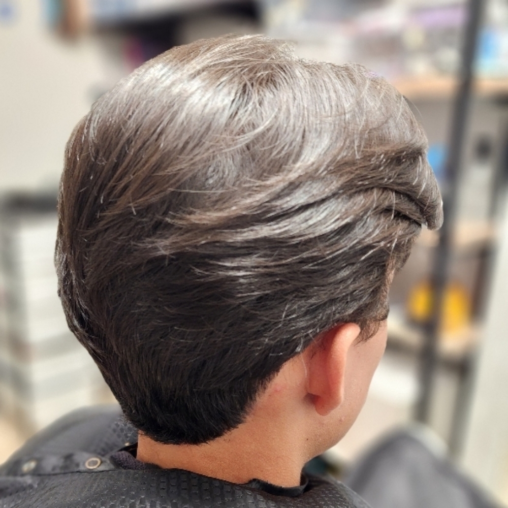 Men's Haircut (Edades 12 A 65 Años) at Frida's Hair Salon LLC. in Raleigh N.C, NC
