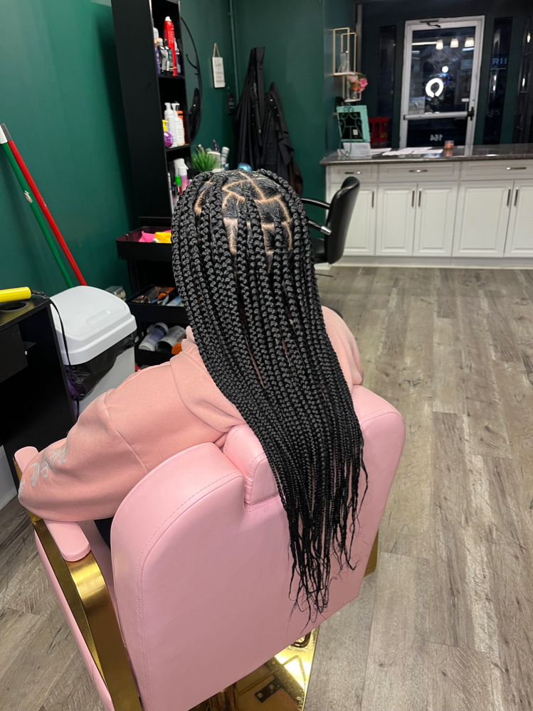 Medium Knotless
