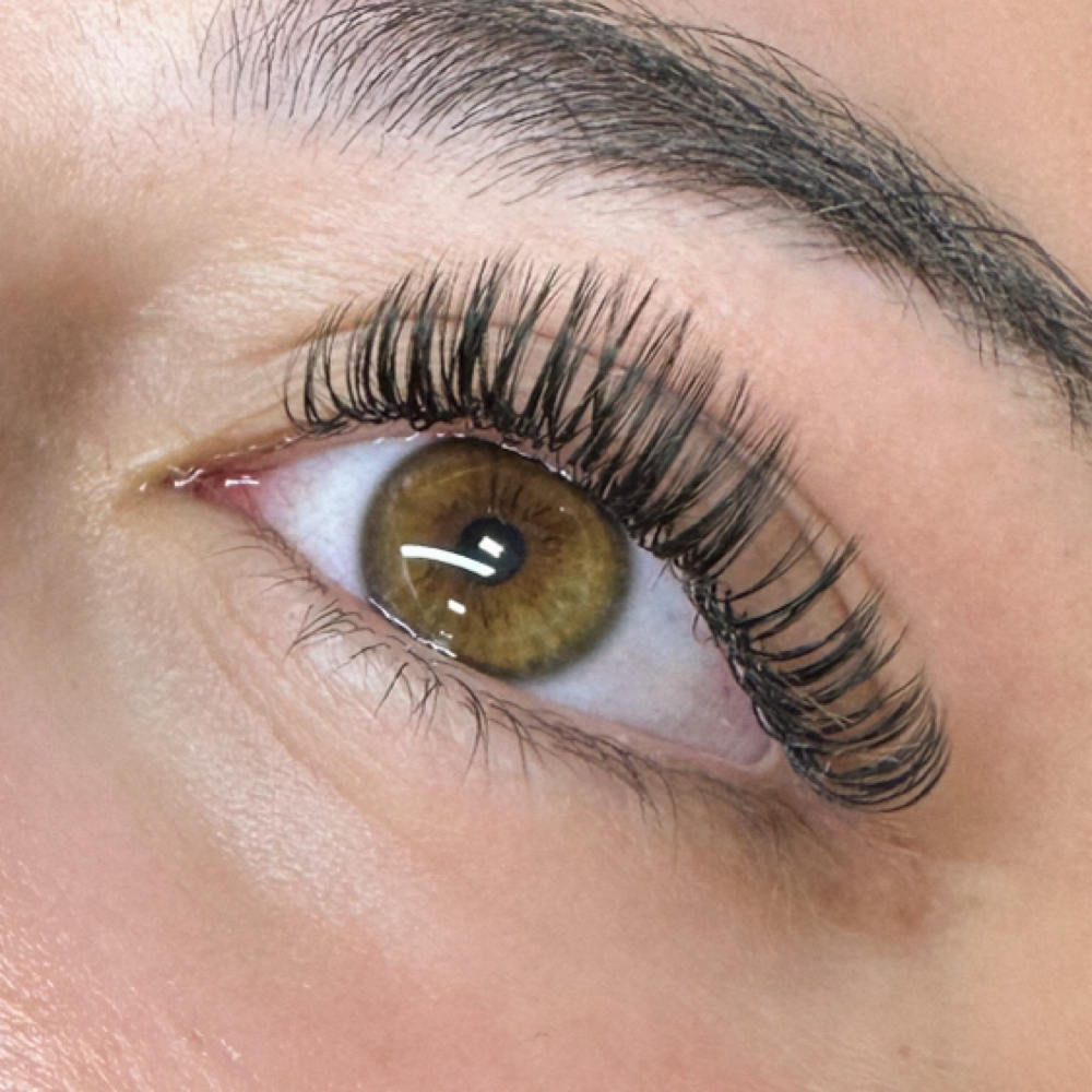 Hybrid “wet lash” Full Set at Damante Esthetics in Lake Park, FL