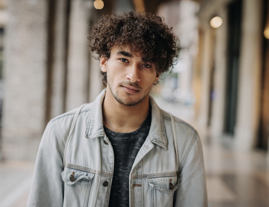 MEN’S CURLY CUT + WASH + STYLE