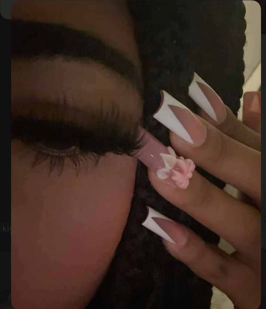 L/XL+ Mega Volume Lash Extensions