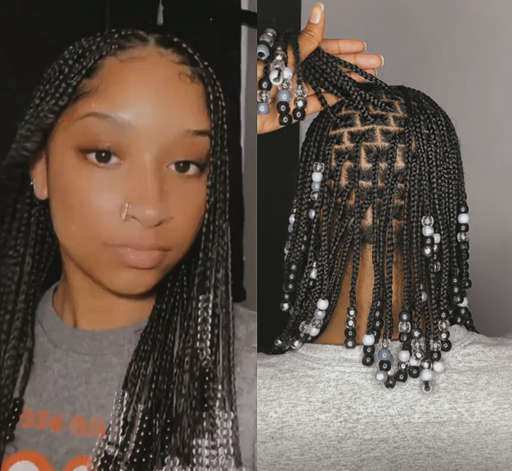 Natural Hair (No Hair Added)