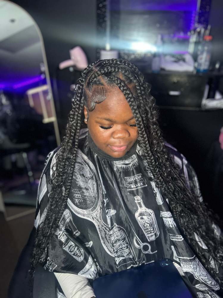 Large Knotless at Grippedbymir in Eastpointe, MI