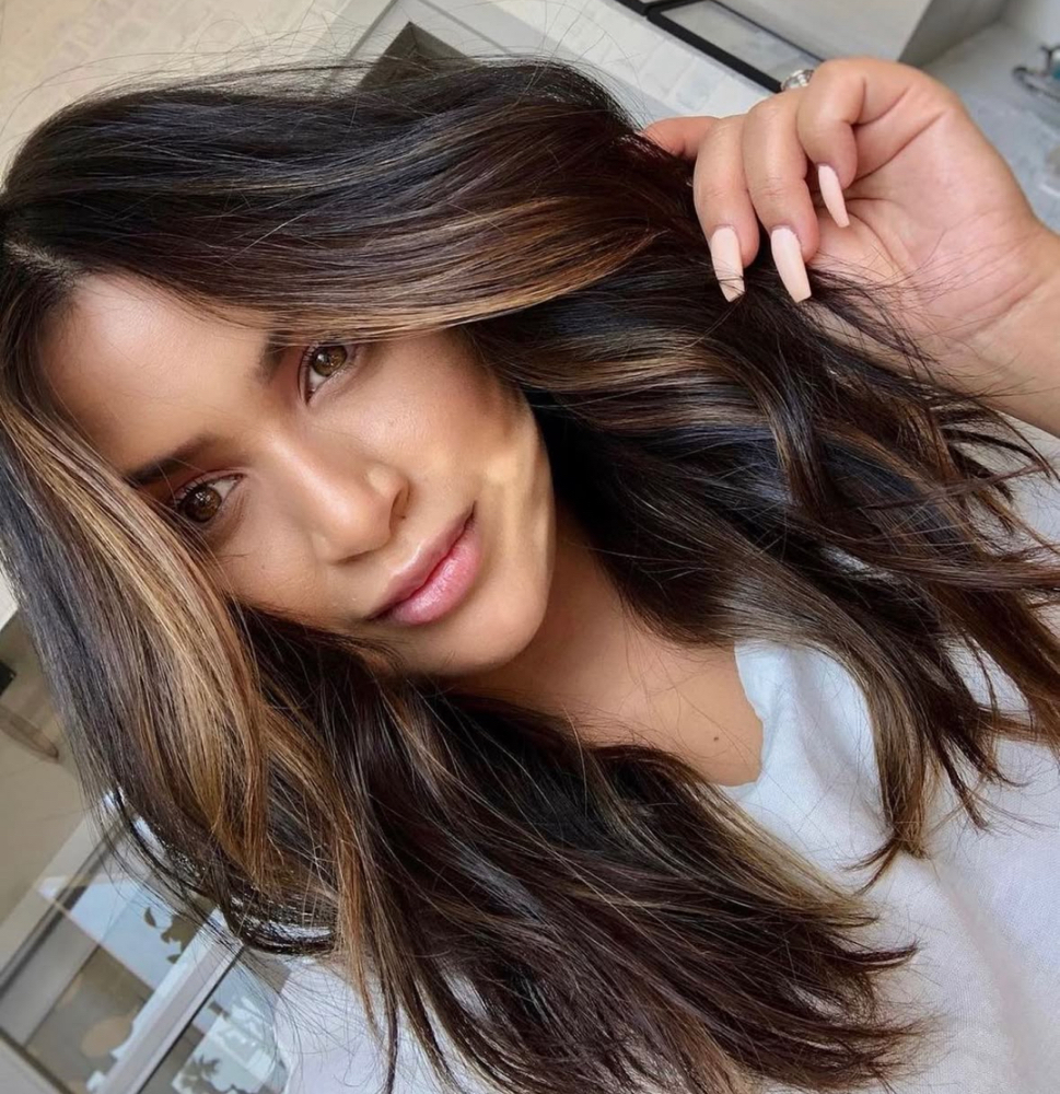 LIVED-IN BRUNETTE PARTIAL BALAYAGE