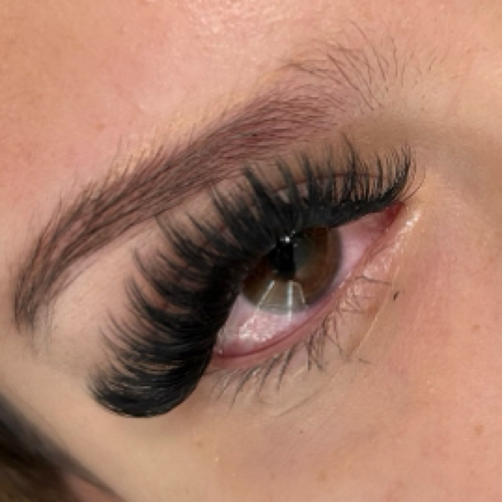 LASH SPIKES 🕷 (pikitos de textura) at HIGHLASH & BROW in Odessa, TX