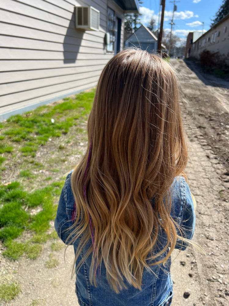 SHAMPOO AND STYLE