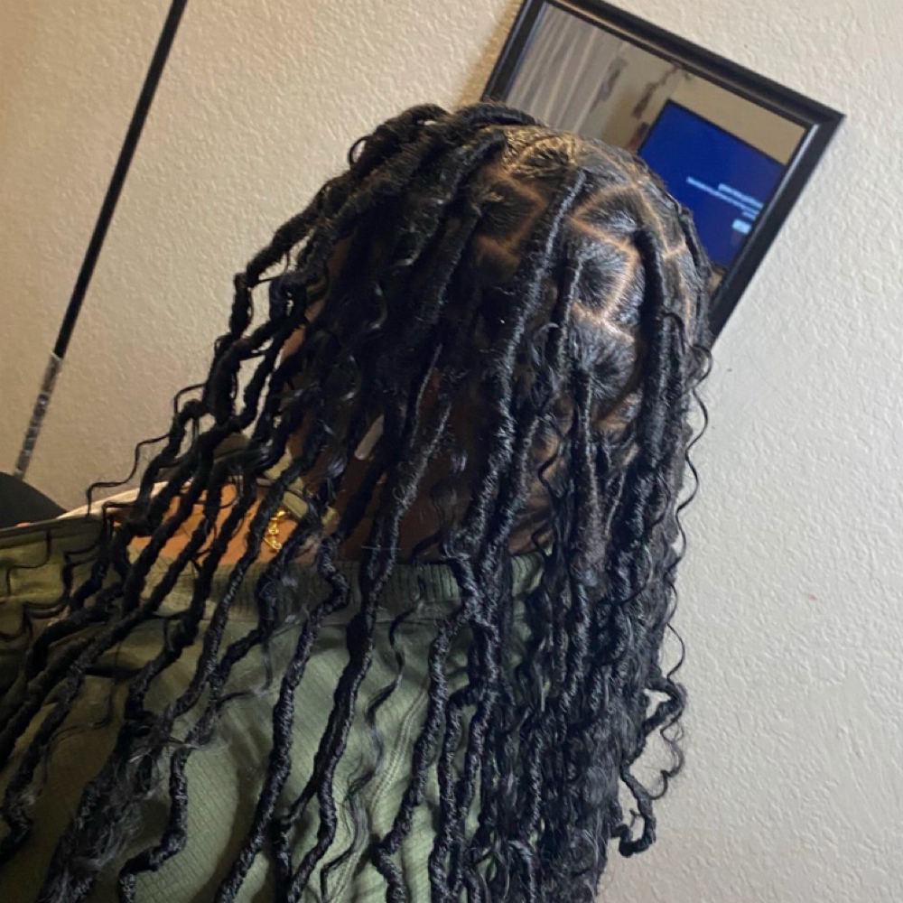 Large Soft Locs at Theestylestt in Sacramento, CA