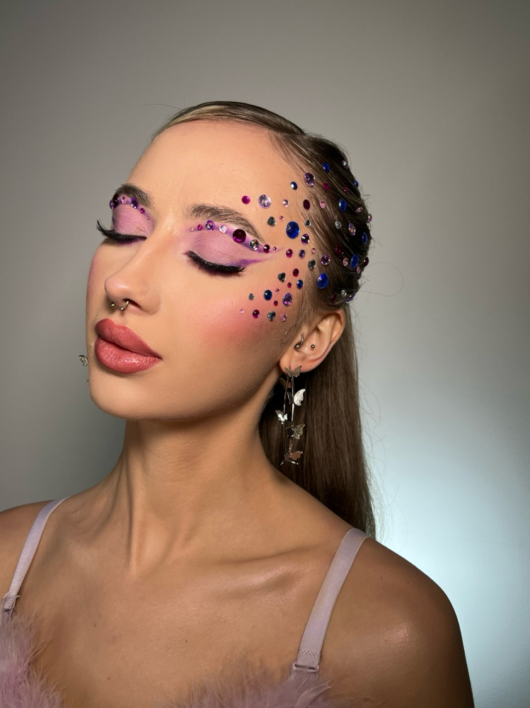 Makeup For Photo Shoot With Travel