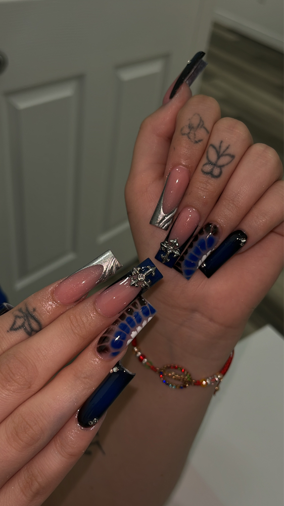 @nailzbycelestee freestyle sets