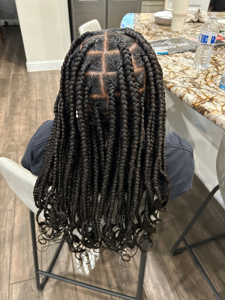 Large knotless braids